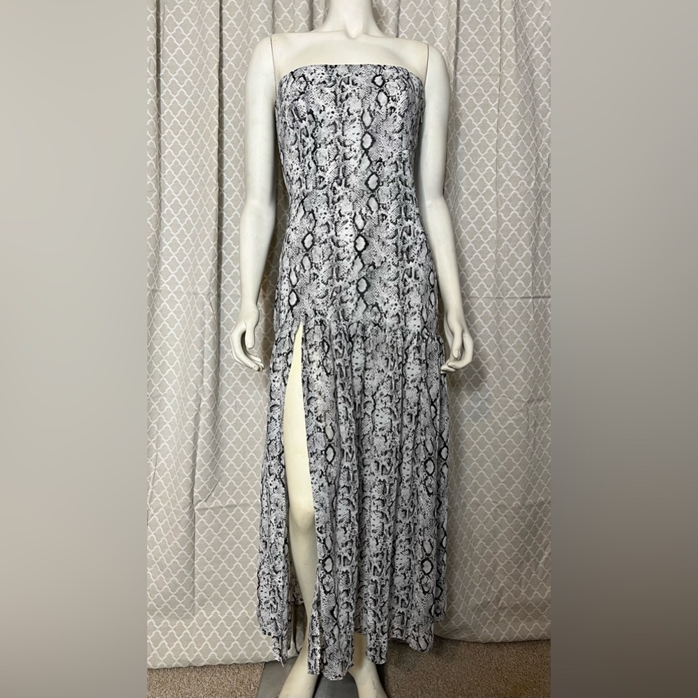 Forever 21 Black and White Midi Dress